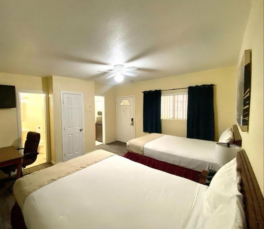 Europa Inn & Suites Desert Hot Springs Dış mekan fotoğraf