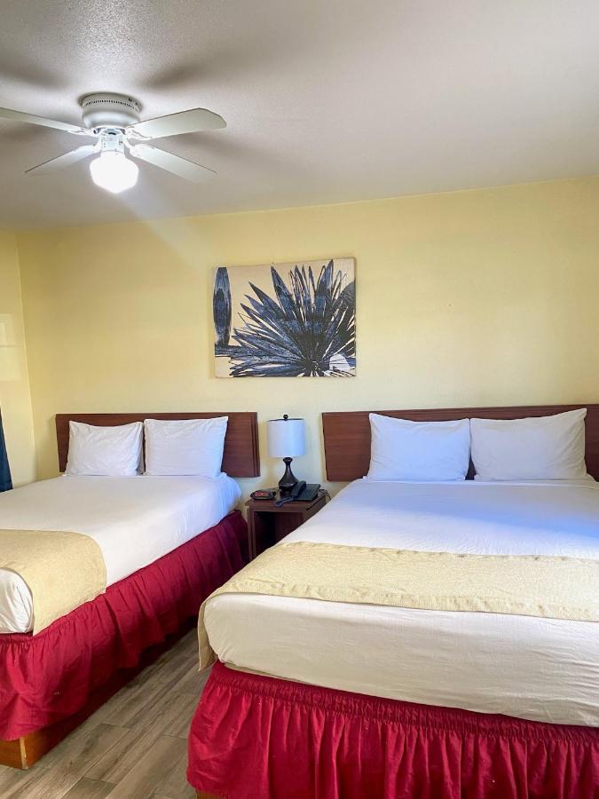 Europa Inn & Suites Desert Hot Springs Dış mekan fotoğraf