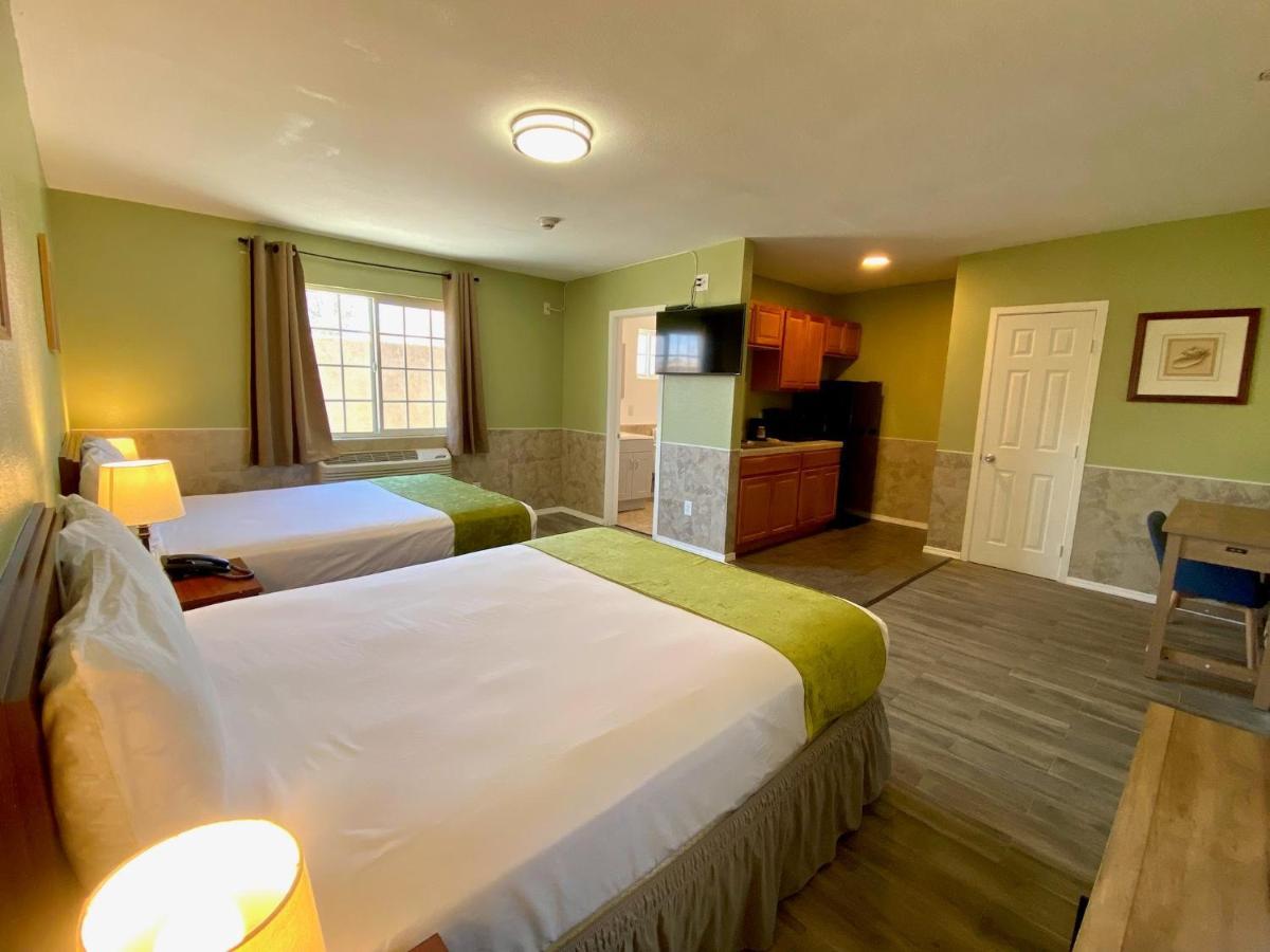 Europa Inn & Suites Desert Hot Springs Dış mekan fotoğraf
