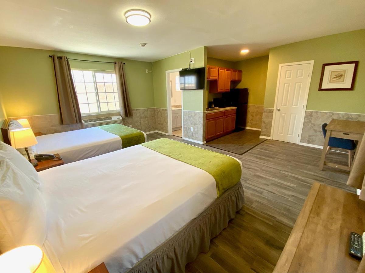 Europa Inn & Suites Desert Hot Springs Dış mekan fotoğraf