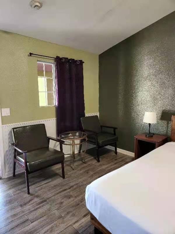 Europa Inn & Suites Desert Hot Springs Dış mekan fotoğraf