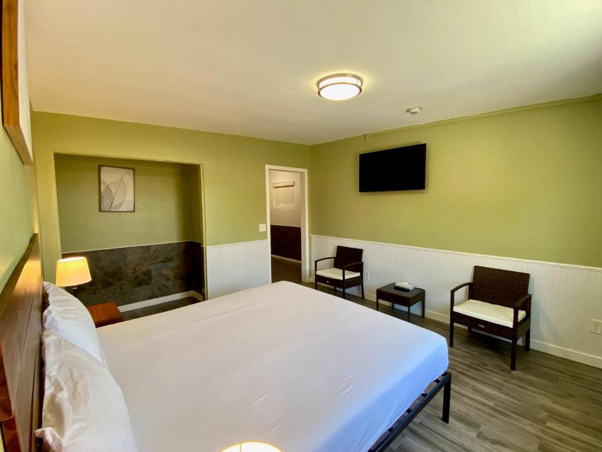 Europa Inn & Suites Desert Hot Springs Dış mekan fotoğraf