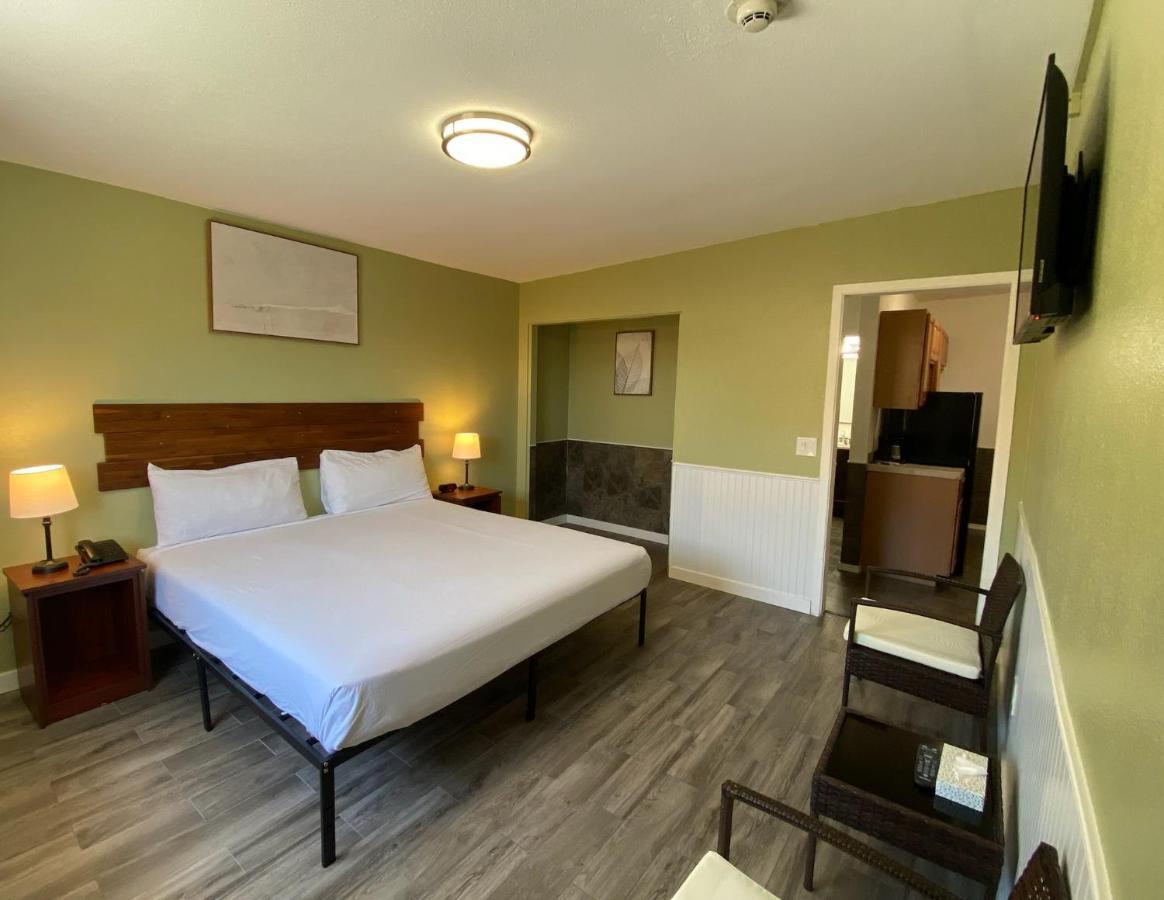 Europa Inn & Suites Desert Hot Springs Dış mekan fotoğraf