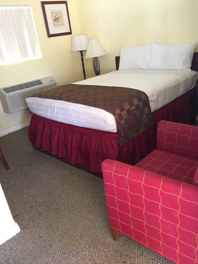 Europa Inn & Suites Desert Hot Springs Dış mekan fotoğraf