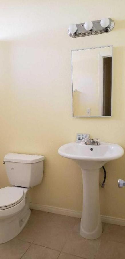 Europa Inn & Suites Desert Hot Springs Dış mekan fotoğraf